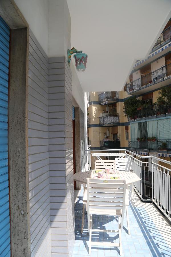 Stanza In Appartamento Napoli Dış mekan fotoğraf